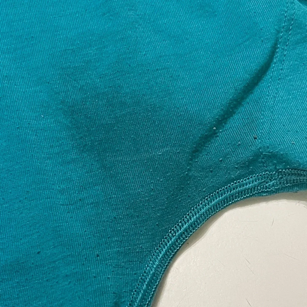The North Face Women’s Small Teal FlashDry Short Sleeve Shirt Flawed - Picture 10 of 10